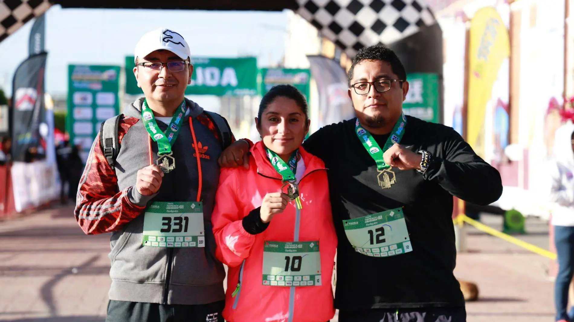 Gobernador premia a corredores que participaron en el Trail Vive Tepeaca